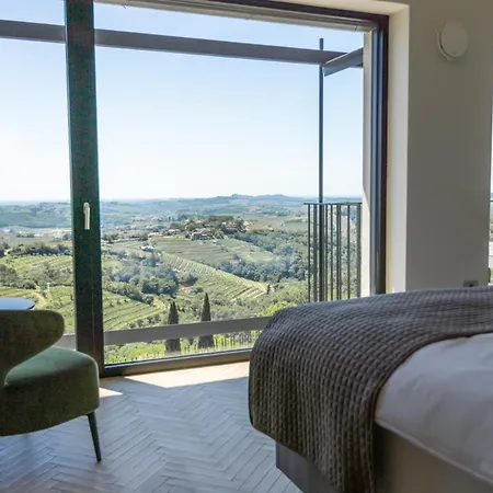 Persolis Luxury Villa *